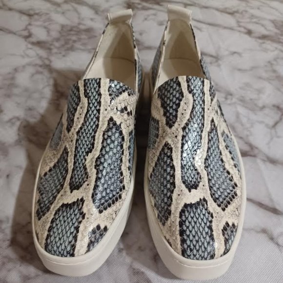 LIKE NEW Vince Saxon Snakeskin-Embossed Leather Platform Sneakers Size 5.5 - Picture 2 of 6